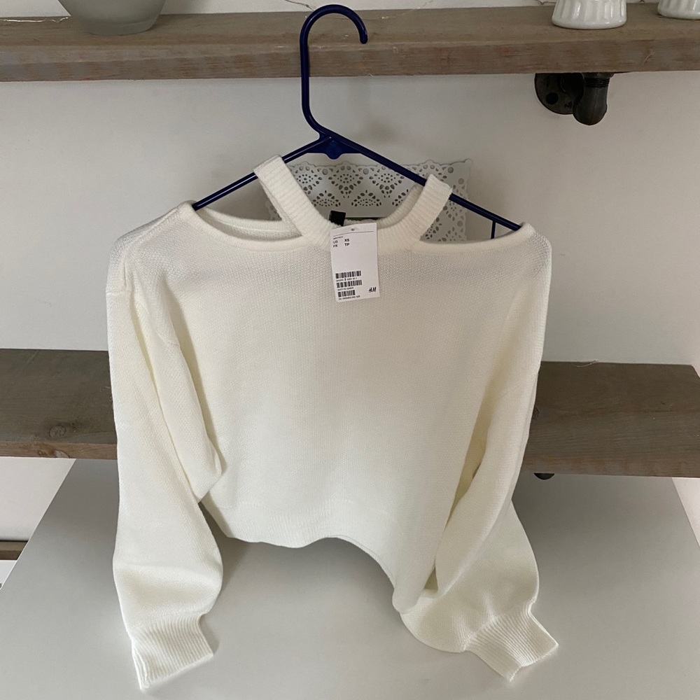 H&M cute cream sweater size XS